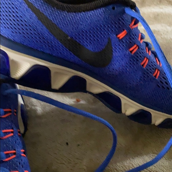 Shoes - Picture 2 of 4